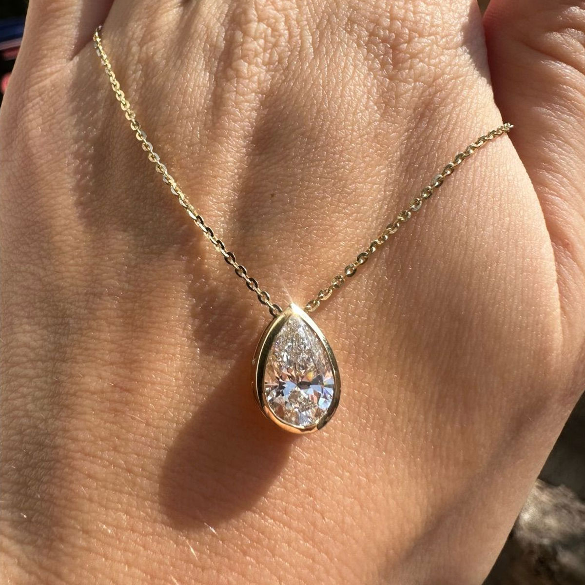 Kalung Liontin Moissanite Soli - Bezels Set Pendant ulasan dan harga