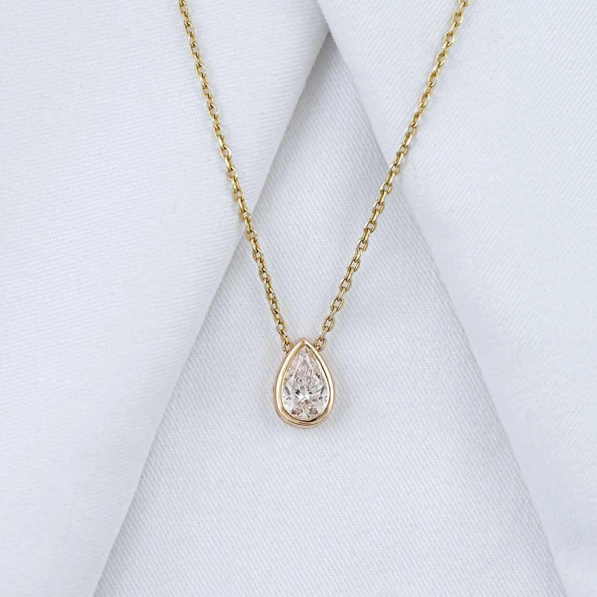 Kalung Liontin Moissanite Soli - Bezels Set Pendant ulasan dan harga